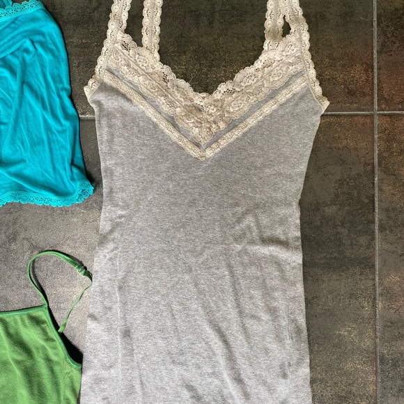 Set of four tank tops, turquoise, green, and gray with lace - Picture 4 of 9